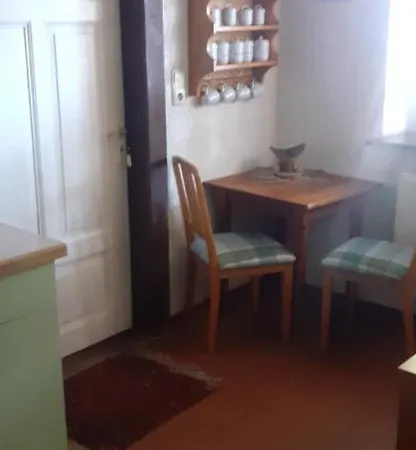 Kleine Ferienwohnung Jagdzimmer Auf Bauernhof In Alleinlage דירה *